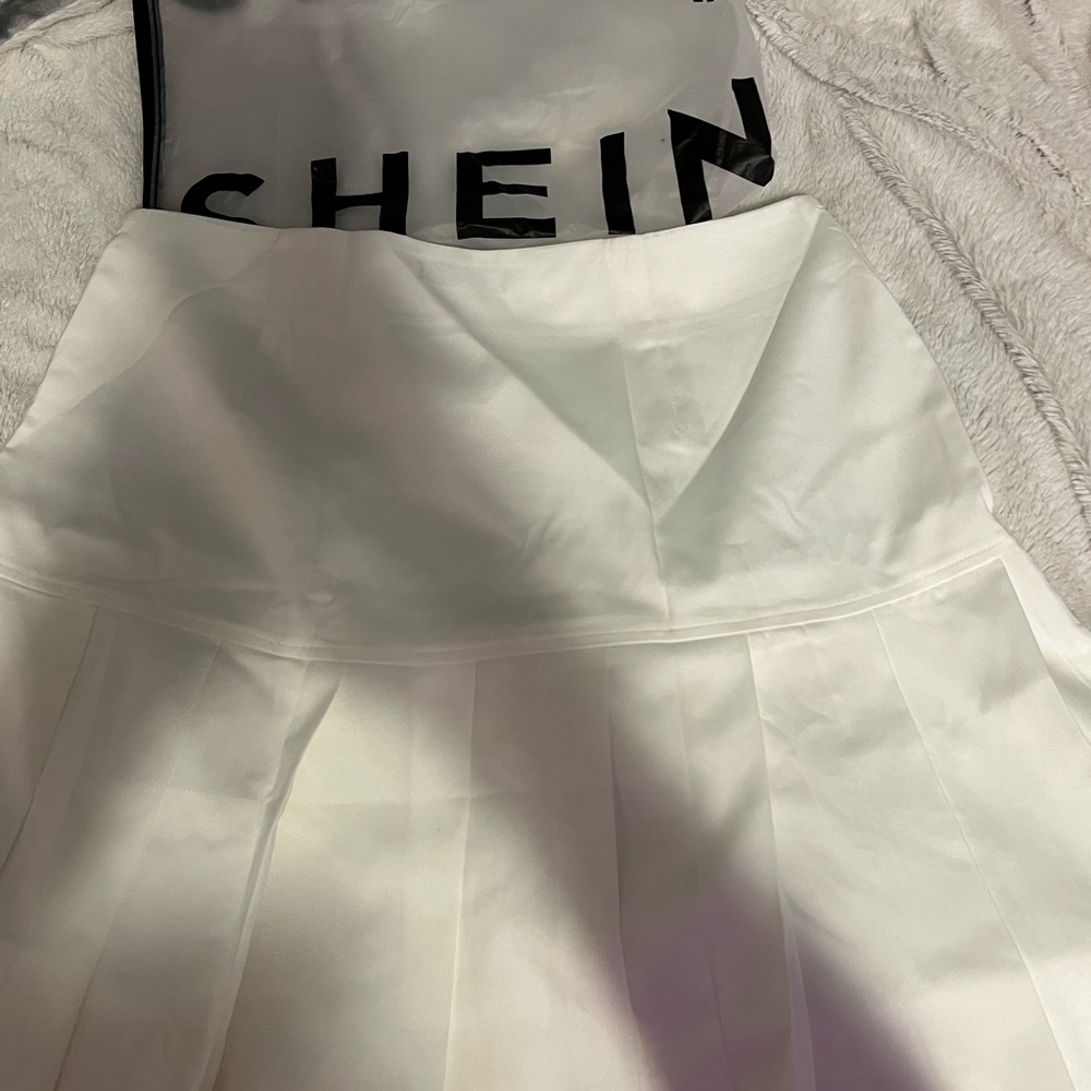 pleated tennis skirt